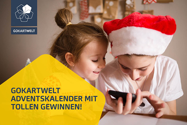 Zwei Kinder (eins mit Weihnachtsmannmütze) schauen erstaunt und neugierig auf ein Smartphone. Text daneben: Gokartwelt Adventskalender mit tollen Gewinnen!